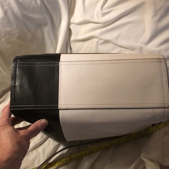 Coach multi color all leather purse - Picture 3 of 8